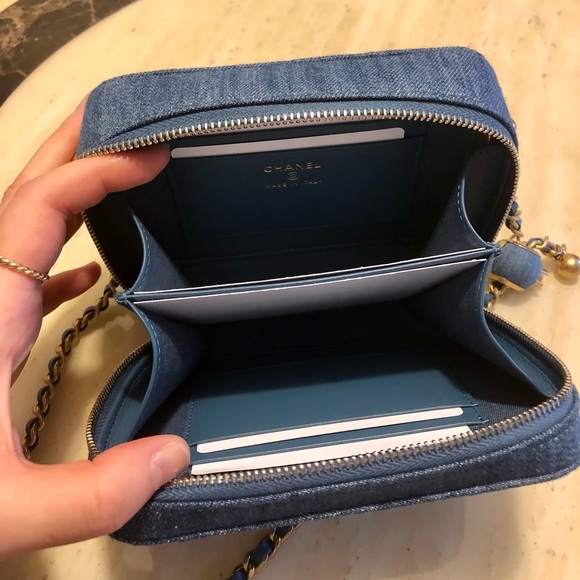 ✨SOLD✨New Auth Chanel 22C Denim Pearl Crush Camera Bag - Picture 4 of 13